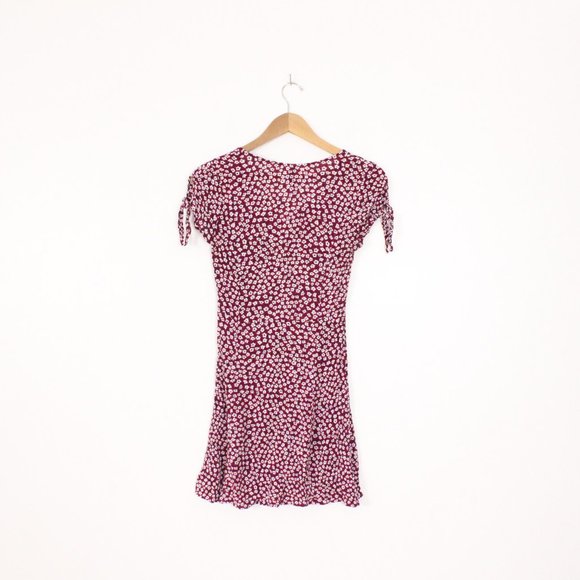 *H&M Red Ditsy Floral V Neck Mini Dress - Picture 6 of 6
